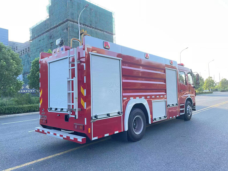 東風華神8噸 泡沫消防車