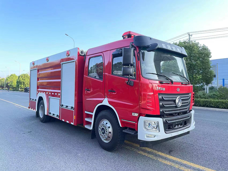 東風華神8噸 泡沫消防車