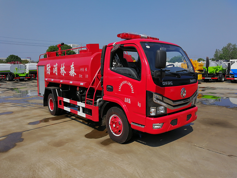 4.5噸東風消防灑水車