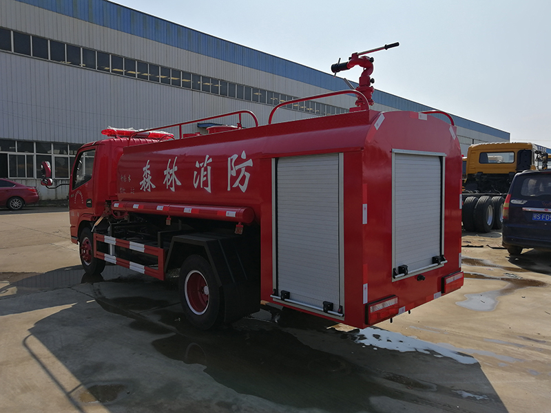 4.5噸東風消防灑水車